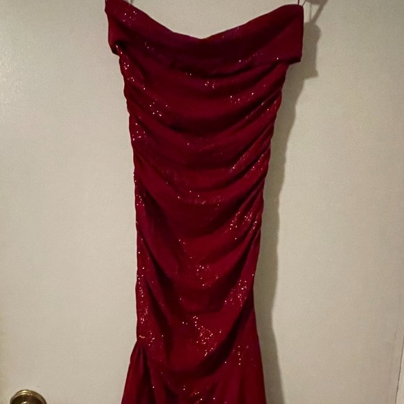 Red Sparkly Party Dress Le Chateau - Picture 2 of 10